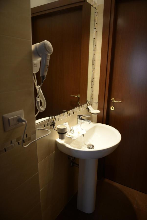 B&B San Leonardo Mascali Bagian luar foto