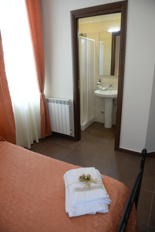 B&B San Leonardo Mascali Bagian luar foto