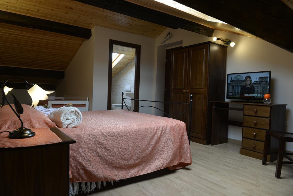 B&B San Leonardo Mascali Bagian luar foto