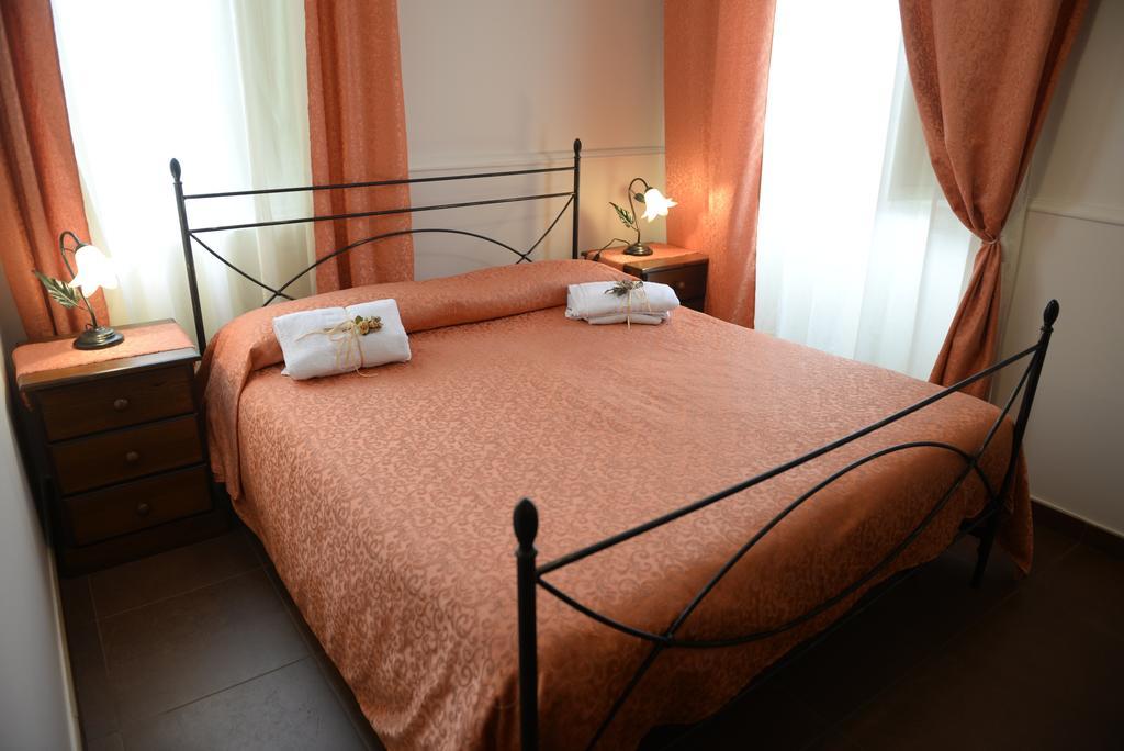 B&B San Leonardo Mascali Bagian luar foto