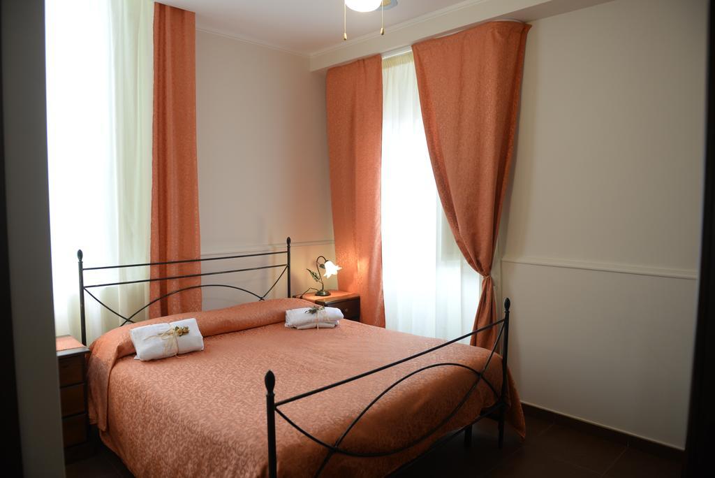 B&B San Leonardo Mascali Bagian luar foto