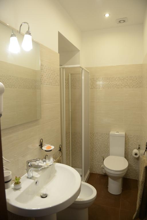B&B San Leonardo Mascali Bagian luar foto