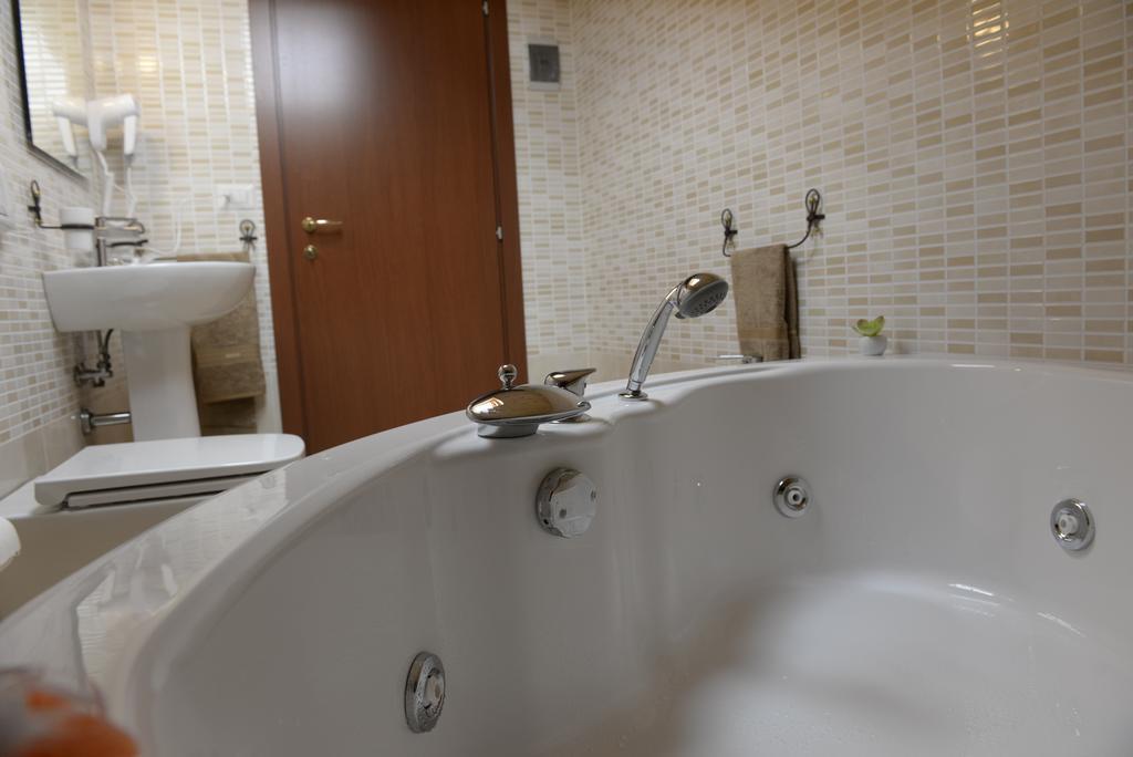 B&B San Leonardo Mascali Bagian luar foto