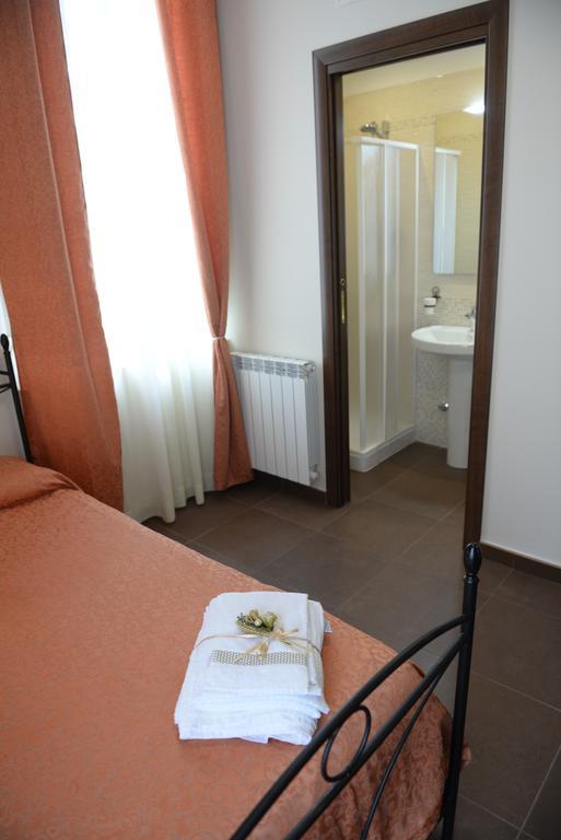 B&B San Leonardo Mascali Bagian luar foto