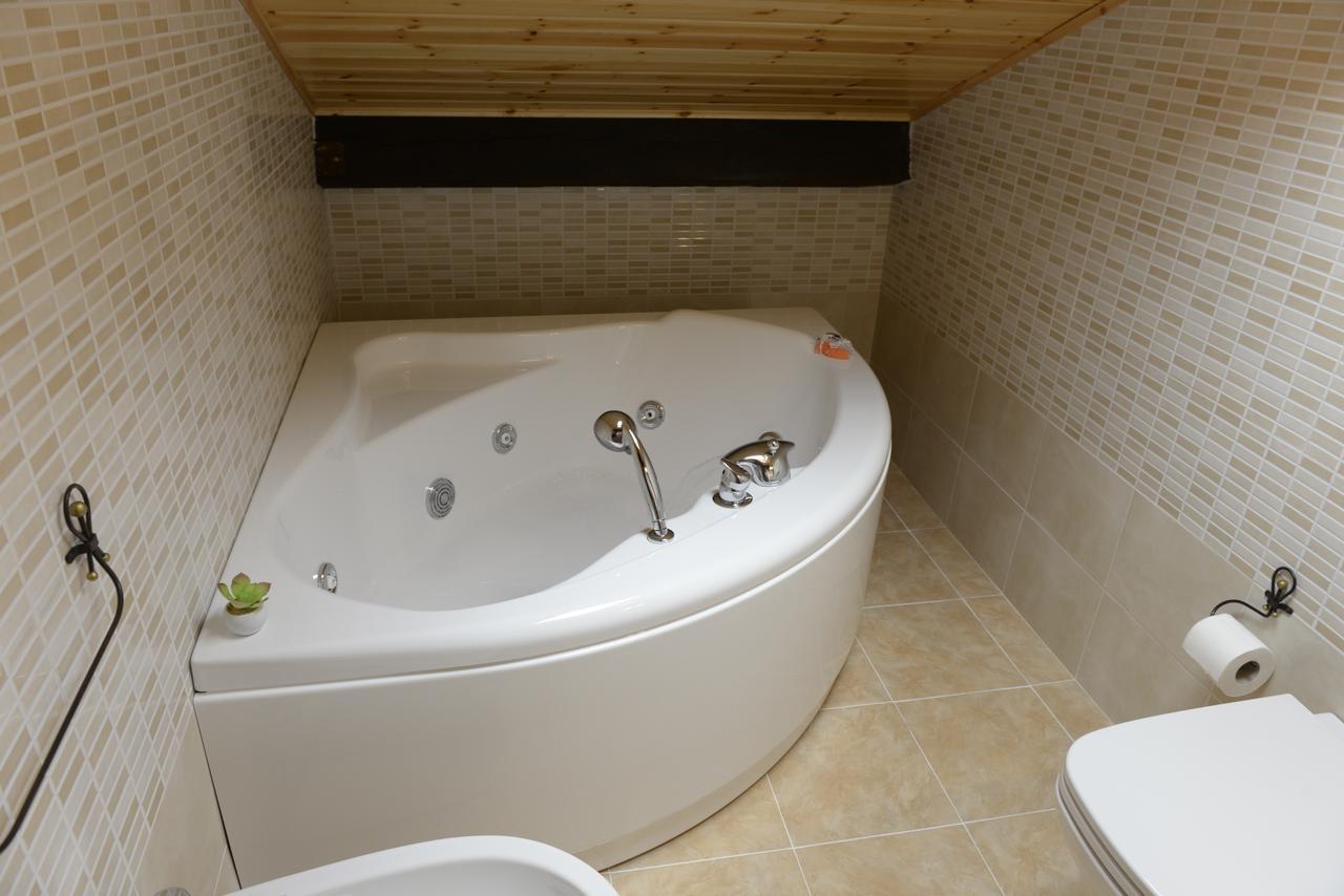 B&B San Leonardo Mascali Bagian luar foto